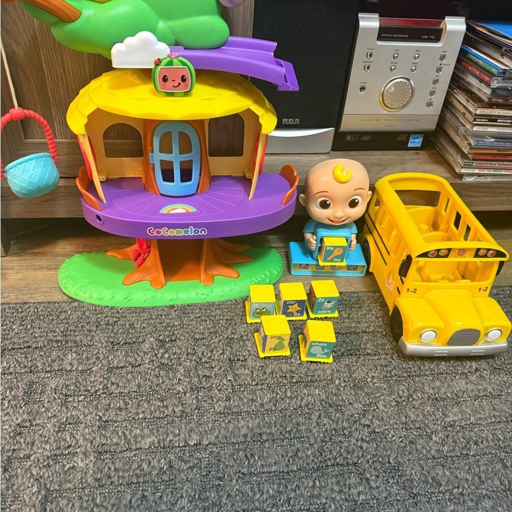 Cocomelon Playset with Yellow School Bus